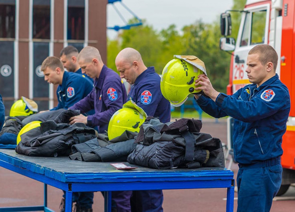 Работники Пожарно-спасательного центра показали свою слаженность в боевом развёртывании