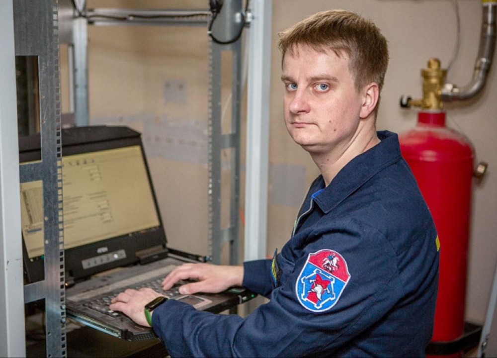 Специалист Пожарно-спасательного центра Александр Чупрет: в работе связиста главное —...