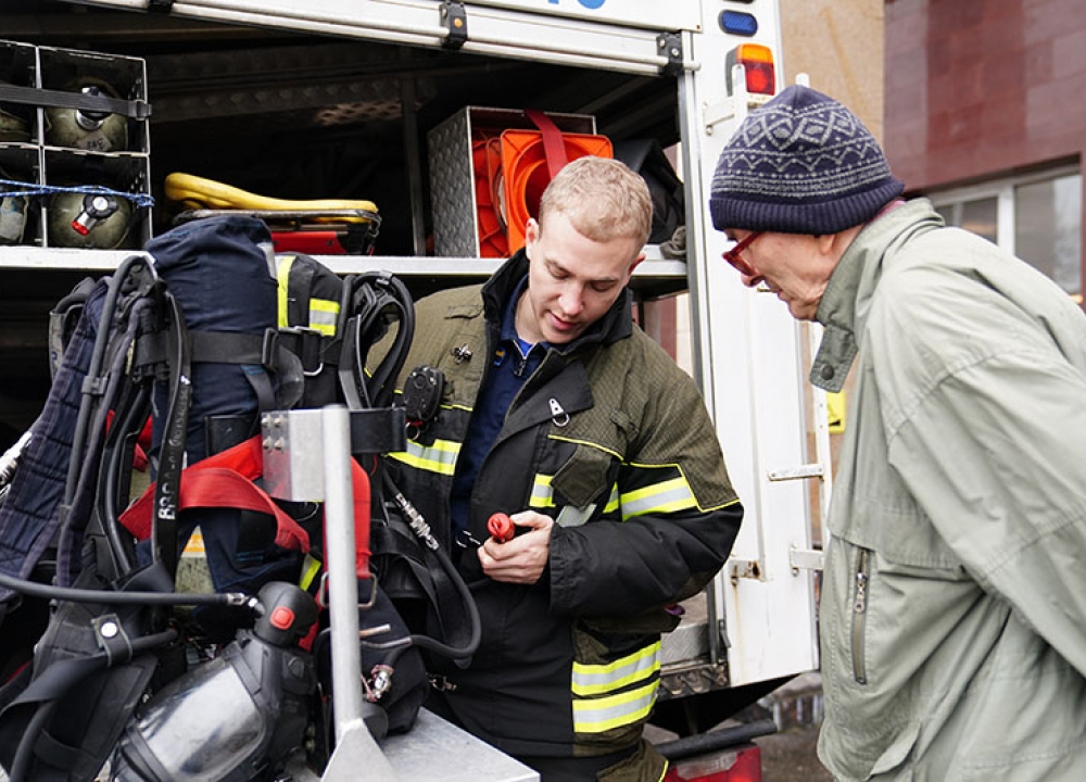 Продемонстрировали жителям свое вооружение