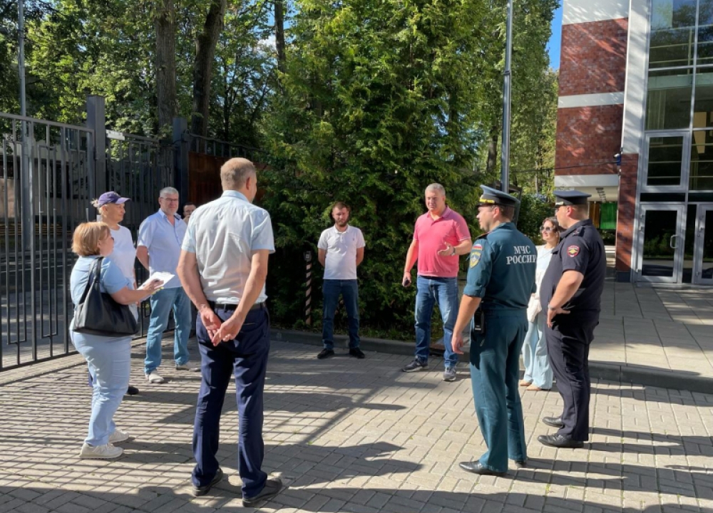 Автоинспекторы ЮЗАО столицы совместно с образовательными организациями Гагаринского района проверили...