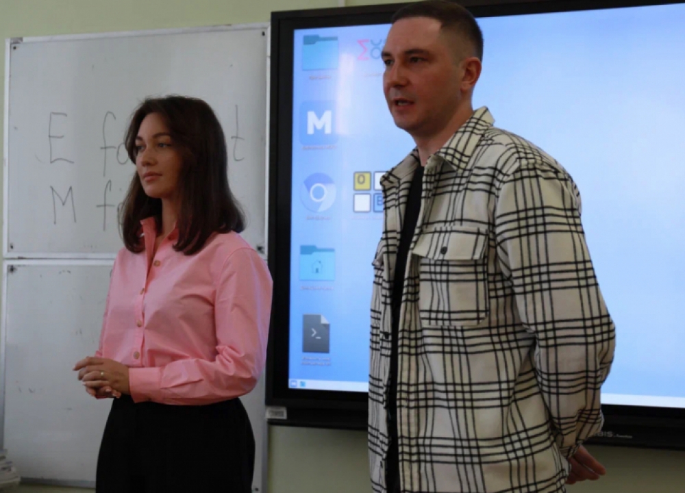 Полицейские и общественники юго-запада Москвы провели профилактическую лекцию в рамках...