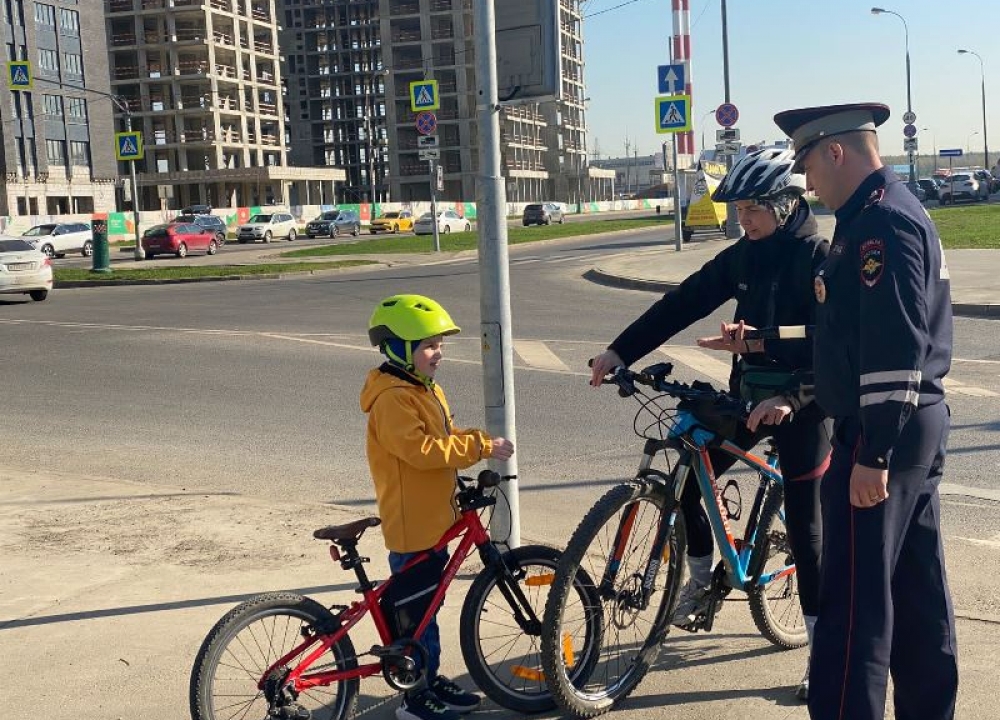 Сотрудники столичной Госавтоинспекции провели для детей минутки безопасности