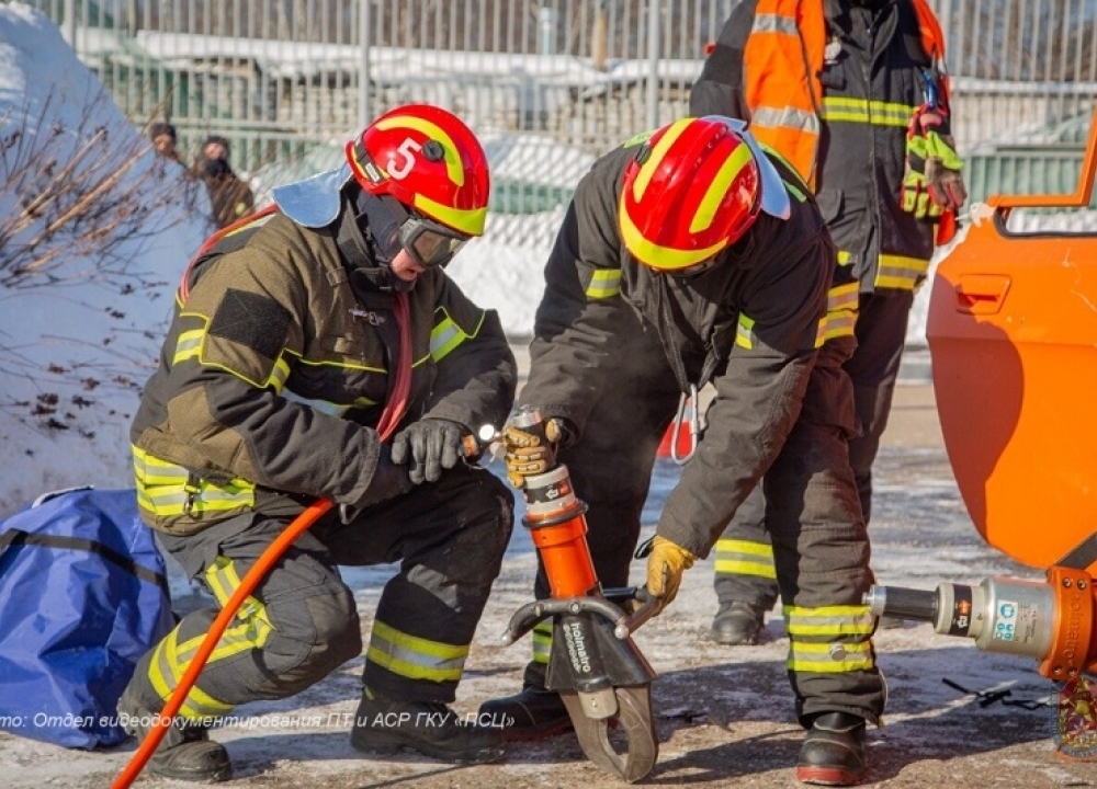 Пожарные и спасатели столицы повышают профессиональный уровень оказания помощи пострадавшим...
